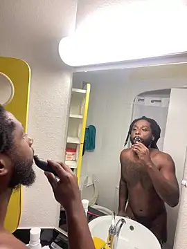 Snapshot of TheRealKnottiHead chatting on November 23, 8:19 pm TheRealKnottiHead online show from November 23, 8:19 pm