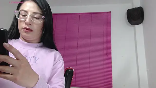 Emma Hotkiss online show from April 14, 11:22 pm