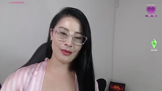 Snapshot of Emma_Hotkiss chatting on May 4, 8:49 pm Emma Hotkiss online show from May 4, 8:49 pm