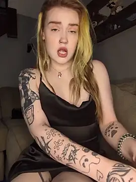 mattiethebaddieee online show from March 16, 3:45 am