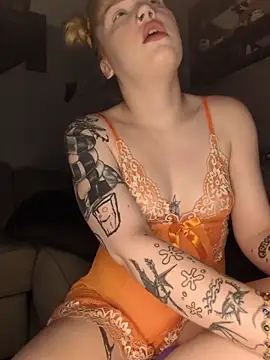 mattiethebaddieee online show from June 8, 2:56 am