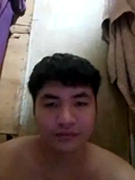 Snapshot of hot_chieaxxx chatting on April 27, 6:33 am hot chieaxxx online show from April 27, 6:33 am