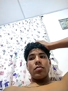 Snapshot of Alex_Sweeting chatting on February 15, 9:44 pm Alex Sweeting online show from February 15, 9:44 pm