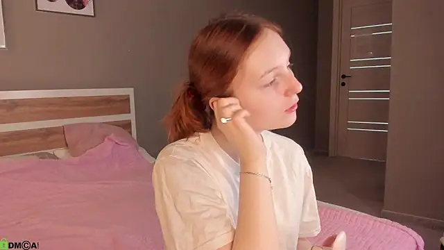 Snapshot of AngelWisee chatting on May 19, 3:02 am AngelWisee online show from May 19, 3:02 am