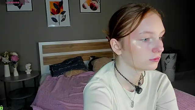 Snapshot of AngelWisee chatting on June 3, 3:09 am AngelWisee online show from June 3, 3:09 am