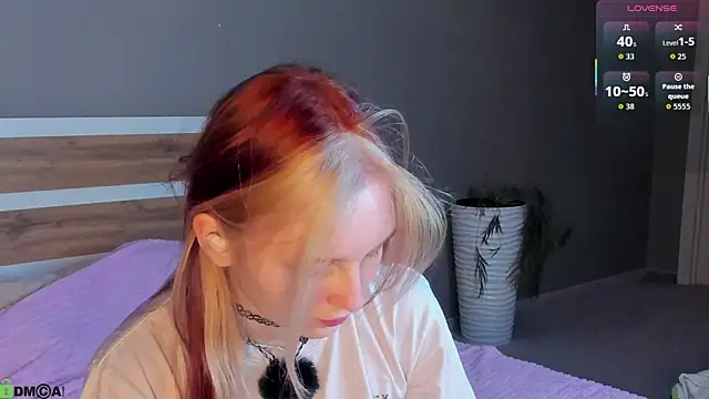 Snapshot of AngelWisee chatting on June 10, 3:18 am AngelWisee online show from June 10, 3:18 am