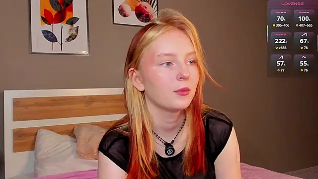Snapshot of AngelWisee chatting on June 15, 2:58 am AngelWisee online show from June 15, 2:58 am