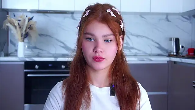 YettaCalabria online show from December 19, 11:28 am