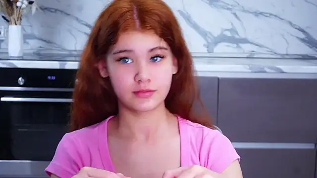 YettaCalabria online show from February 1, 11:42 am