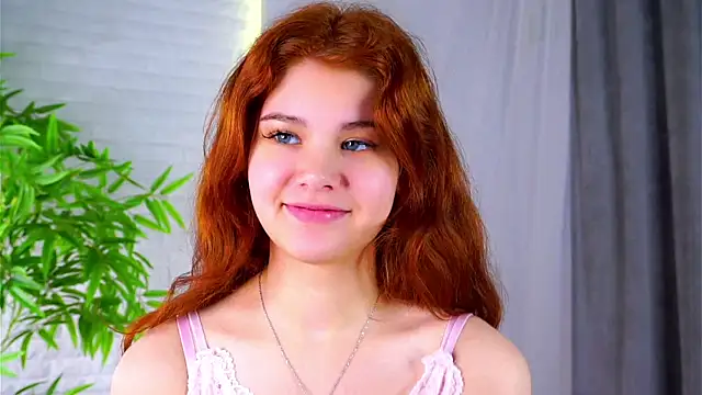 YettaCalabria online show from April 11, 12:20 pm