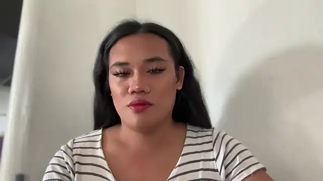 untouchable mia online show from November 4, 1:27 am