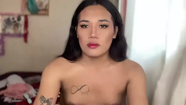 untouchable mia online show from December 18, 3:45 am