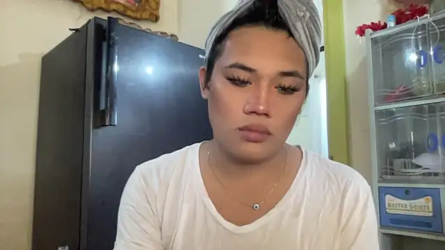 untouchable mia online show from January 6, 4:49 am