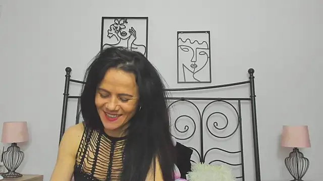 brianaflynt online show from November 3, 9:05 pm