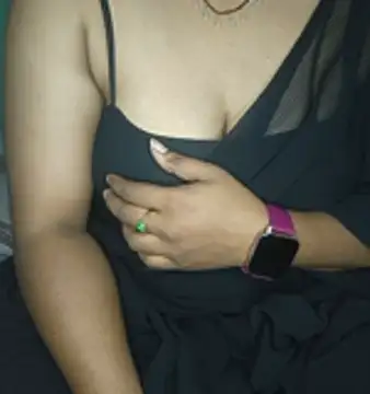 shreyareddy99 online show from November 22, 4:28 pm