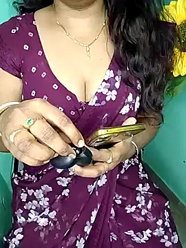 shreyareddy99 online show from February 4, 4:13 pm