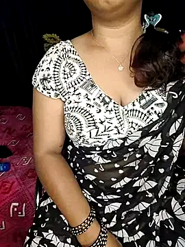 shreyareddy99 online show from February 12, 11:11 pm