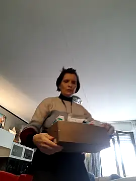 Piediniecollant online show from March 5, 11:17 am