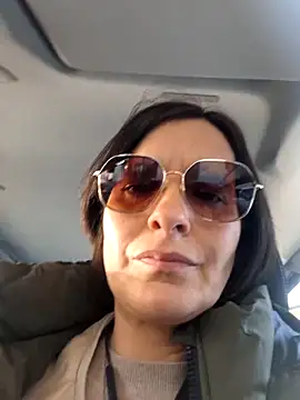 Piediniecollant online show from March 24, 11:04 am