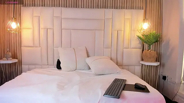 VenuzSofia online show from March 14, 10:37 pm