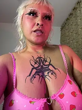 pinkbaddie777 online show from November 12, 2:34 am
