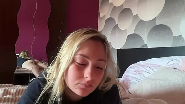 EngelHelene online show from July 19, 11:47 am