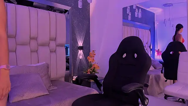  Sofiewild  online show from March 12, 8:04 pm