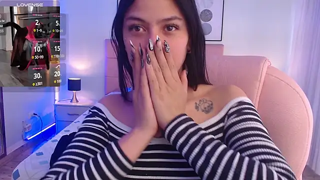 Snapshot of KikiVelvet chatting on November 4, 8:41 pm KikiVelvet online show from November 4, 8:41 pm