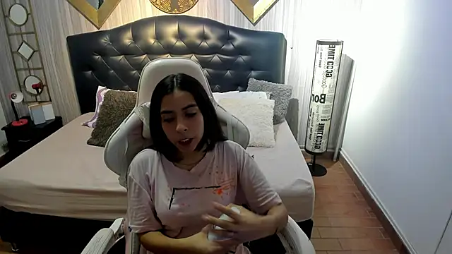 Snapshot of shirley_sweet_ chatting on November 2, 8:22 pm shirley sweet  online show from November 2, 8:22 pm