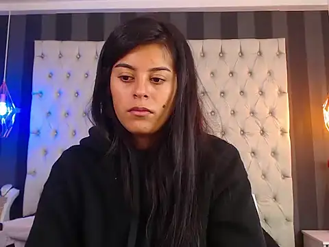 Camile Petite online show from November 20, 7:24 pm