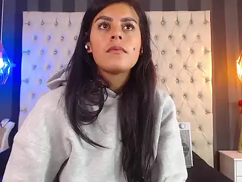 Camile Petite online show from November 22, 7:35 pm