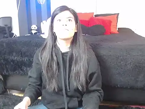 Camile Petite online show from December 4, 7:55 pm