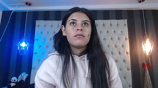 Camile Petite online show from December 13, 9:20 pm