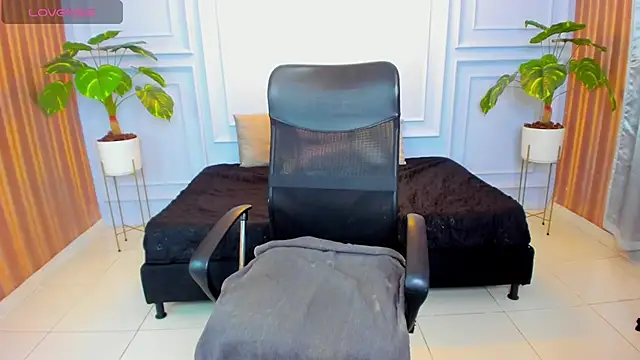 Samantharoseee  online show from January 13, 7:52 pm