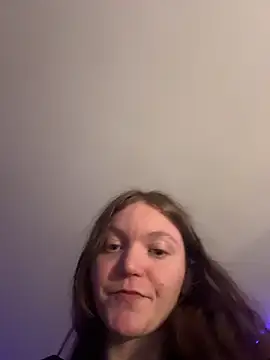 Snapshot of stonerbaby chatting on April 23, 12:01 am stonerbaby online show from April 23, 12:01 am