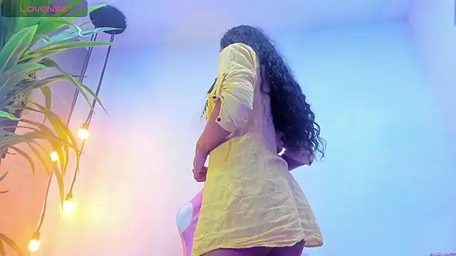 Marilyn Blakee online show from December 18, 1:11 am