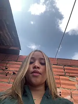 AriVelvet online show from January 13, 7:30 pm