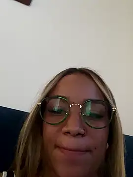 AriVelvet online show from January 15, 7:39 pm