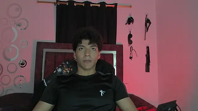 Maximiliano Khalil online show from December 2, 7:20 pm