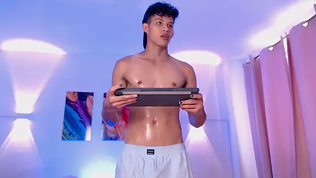 KamiSuarez online show from April 3, 7:23 pm