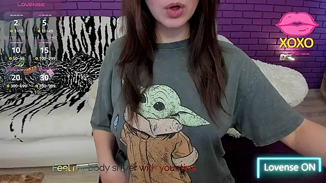 GlowMimi online show from April 11, 1:15 pm