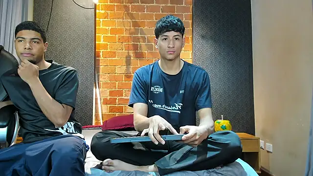 Snapshot of Jack_and_Joes chatting on October 31, 3:07 am Jack and Joes online show from October 31, 3:07 am