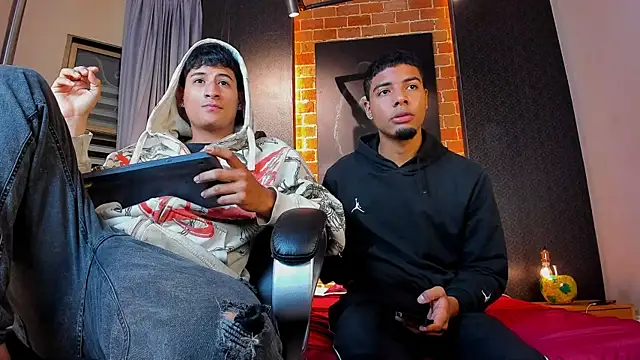 Snapshot of Jack_and_Joes chatting on November 12, 3:07 am Jack and Joes online show from November 12, 3:07 am