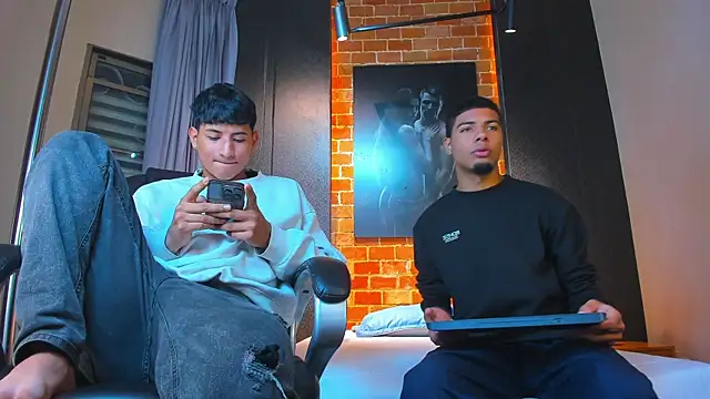 Snapshot of Jack_and_Joes chatting on November 19, 3:28 am Jack and Joes online show from November 19, 3:28 am