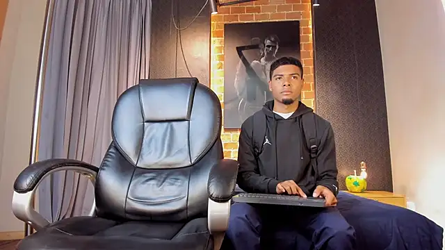 Snapshot of Jack_and_Joes chatting on December 3, 3:03 am Jack and Joes online show from December 3, 3:03 am