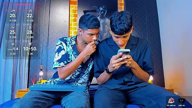 Snapshot of Jack_and_Joes chatting on December 5, 3:04 am Jack and Joes online show from December 5, 3:04 am