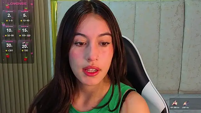 Snapshot of Nikka_Tx chatting on December 14, 1:05 pm Nikka Tx online show from December 14, 1:05 pm