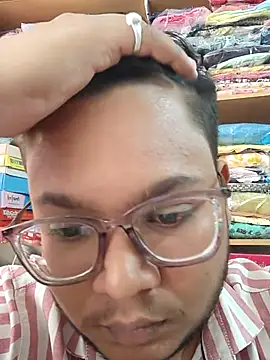 Snapshot of playboy210600 chatting on October 29, 7:21 am playboy210600 online show from October 29, 7:21 am