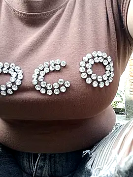 yoyo-mi online show from April 14, 9:37 am