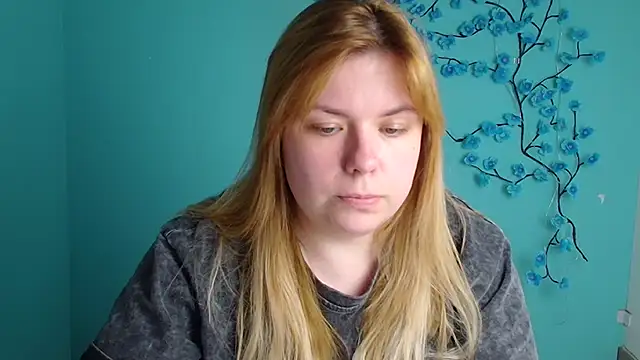 Snapshot of SusannaNight chatting on May 5, 11:18 am SusannaNight online show from May 5, 11:18 am